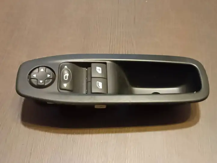 Peugeot 208 (2012 - 2015) 96758208ZD Блок кнопок стеклоподъемников — фото 1