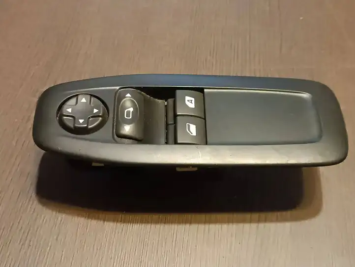 Peugeot 208 (2012 - 2015) 96751120ZD Блок кнопок стеклоподъемников — фото 1