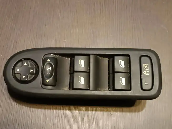 Peugeot 308 (2007 - 2013) 96644915XT Кнопка стеклоподъемников — фото 1