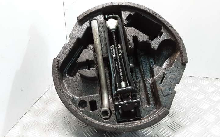 Skoda Octavia Mk2 (1Z) (2004 - 2013)  3C0011031B Комплект инструментов