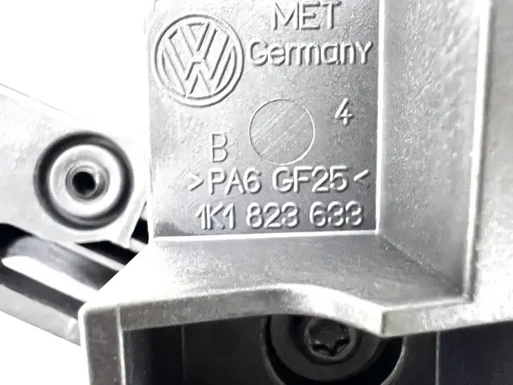 Volkswagen Golf VI (2009 - 2013) 1J1823533C Ручка открытия капота — фото 6
