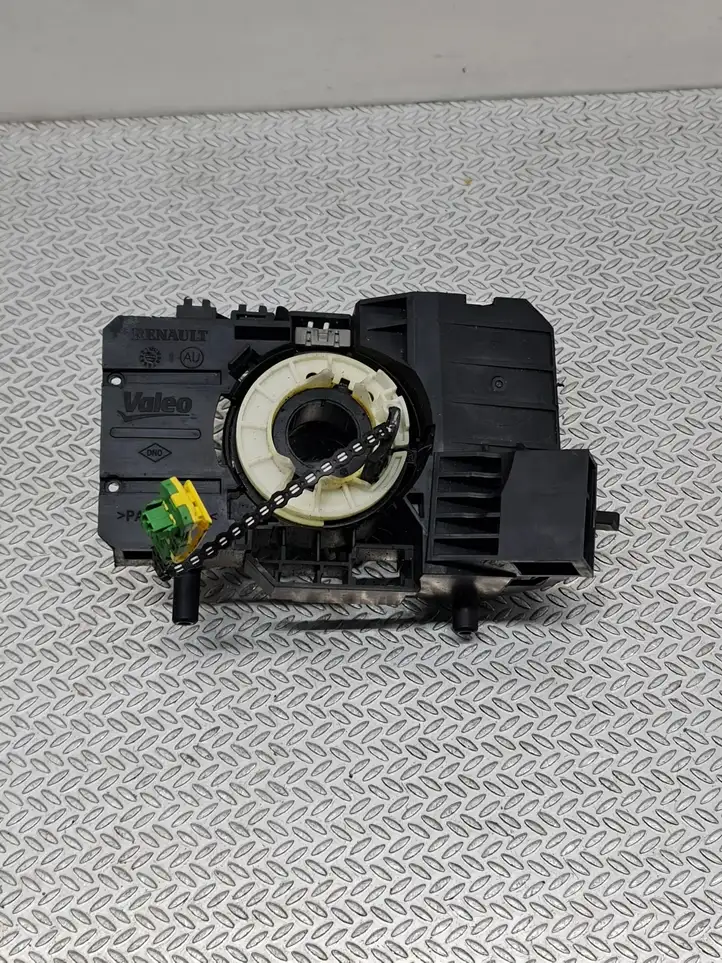 Renault Twingo II (2007 - 2014) 8200856010M Контактное кольцо SRS — фото 1