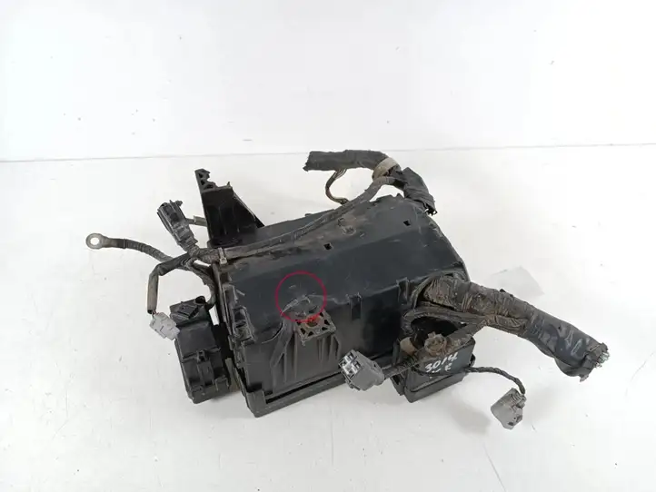 Toyota Land Cruiser (J120) (2002 - 2009) 8274135110 Блок предохранителей — фото 5