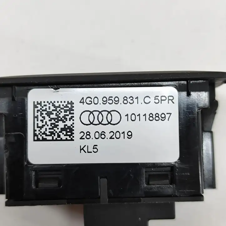 Audi A5 (2016 - ) 4G0959831C Кнопка закрытия багажника — фото 7