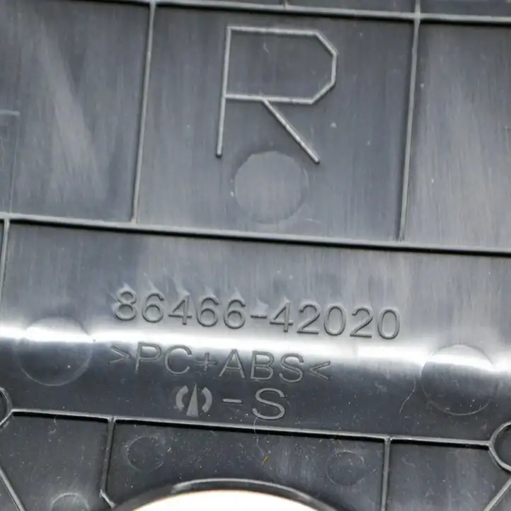 Toyota RAV 4 (XA40) (2012 - 2018) 8646642020 Прочие детали салона — фото 4