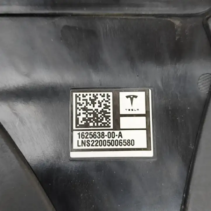 Tesla Model Y (2019 - 2024) 162563800A Верхняя обшивка стойки B — фото 10