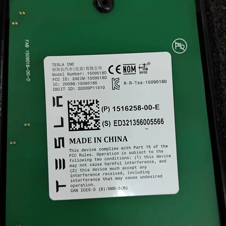 Tesla Model Y (2019 - 2024) 162563800A Верхняя обшивка стойки B — фото 11
