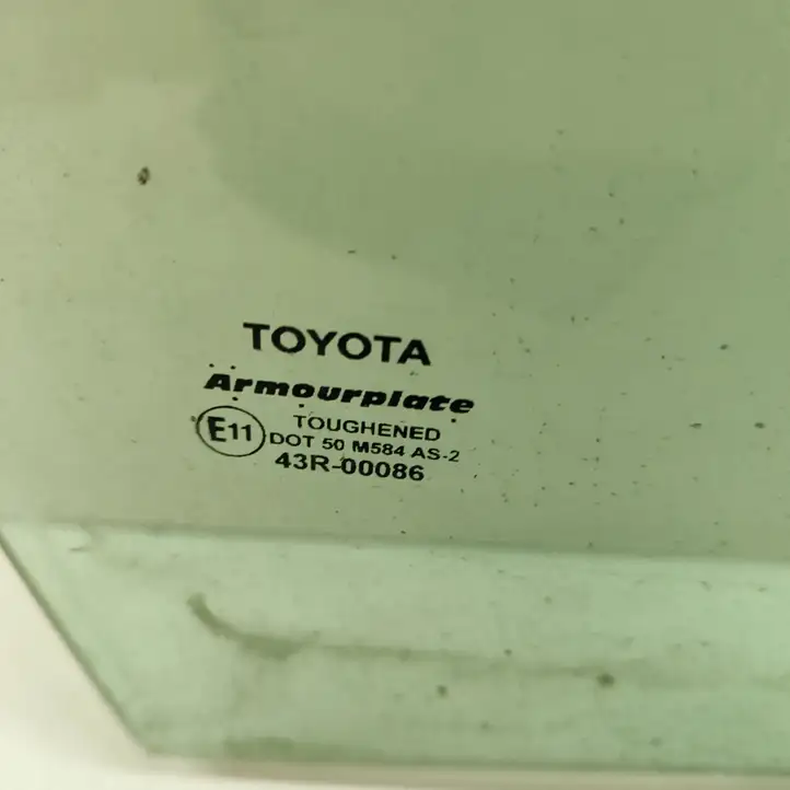 Toyota Hilux (AN10, AN20, AN30) (2004 - 2008) 681010K020 Стекло передней двери — фото 5