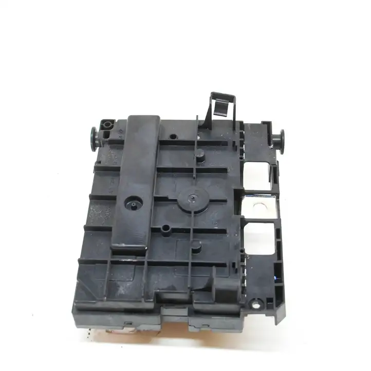 Peugeot 5008 (2009 - 2013) 9675877980 Блок монтирования реле — фото 3