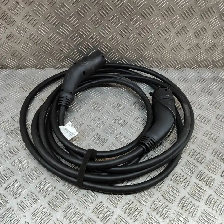 Volkswagen ID.4 (2020 - ) 4N0971675C Кабель для зарядки электромобилей — фото 1
