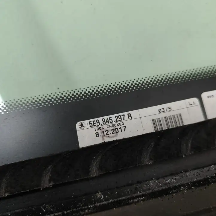Skoda Octavia Mk3 (5E) (2013 - 2019) 5E9845297R Заднее боковое стекло — фото 7