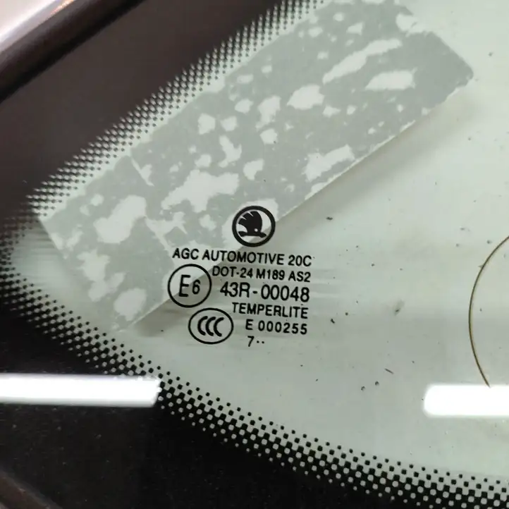 Skoda Octavia Mk3 (5E) (2013 - 2019) 43R00048 Форточка двери — фото 4