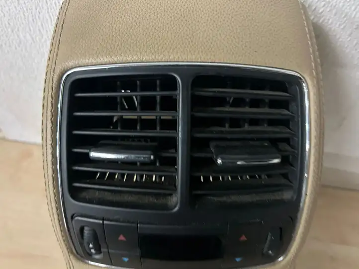 Mercedes-Benz CLS C219 (2003 - 2011) A2196800750 Ящик центральной консоли — фото 2