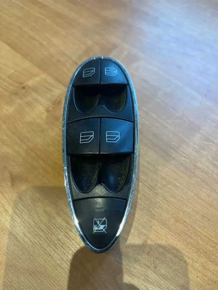 Mercedes-Benz E W211 (2002 - 2009) A2118213679 Блок кнопок стеклоподъемников — фото 1