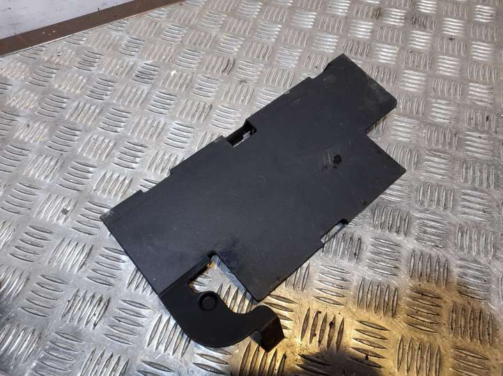 Audi A4 (2011 - 2015)  8K0915429G Крышка ящика аккумулятора