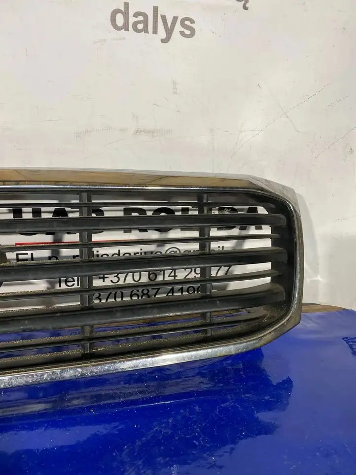 Toyota Land Cruiser (J100) (1998 - 2007) 5311160350 Передняя решетка — фото 6