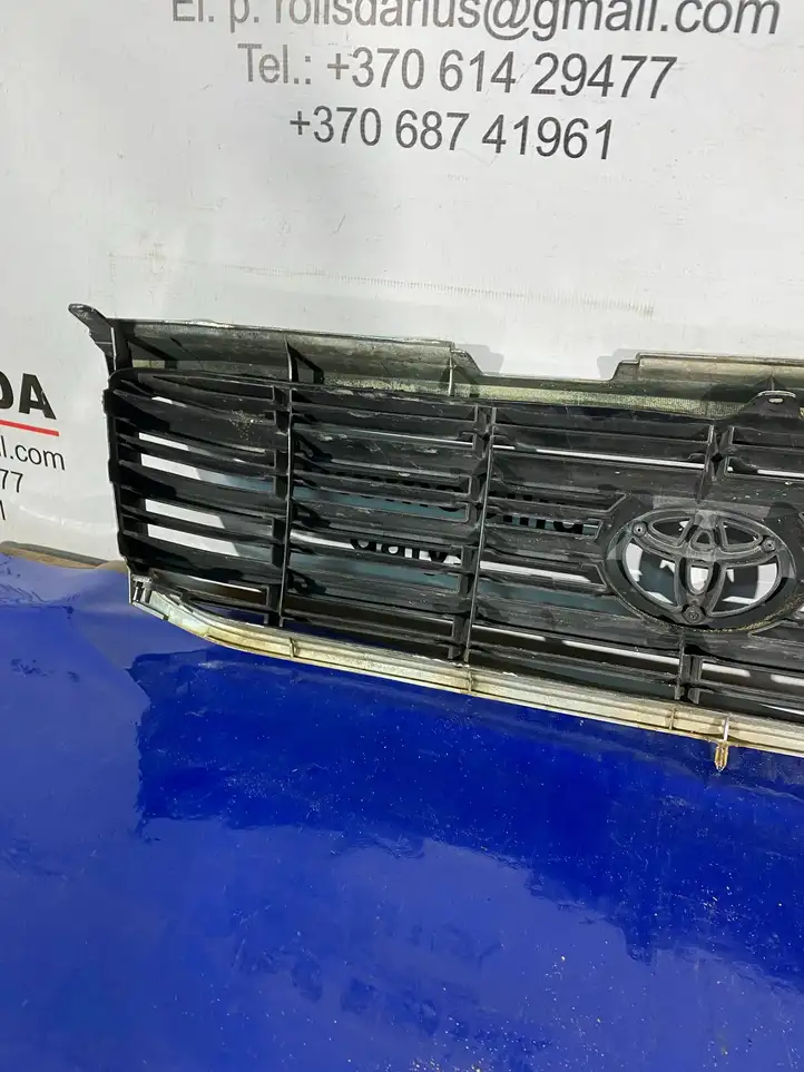 Toyota Land Cruiser (J100) (1998 - 2007) 5311160350 Передняя решетка — фото 11