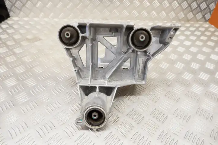 Tesla Model 3 (2017 - 2023) 150644300C Кронштейн компрессора кондиционера воздуха — фото 6