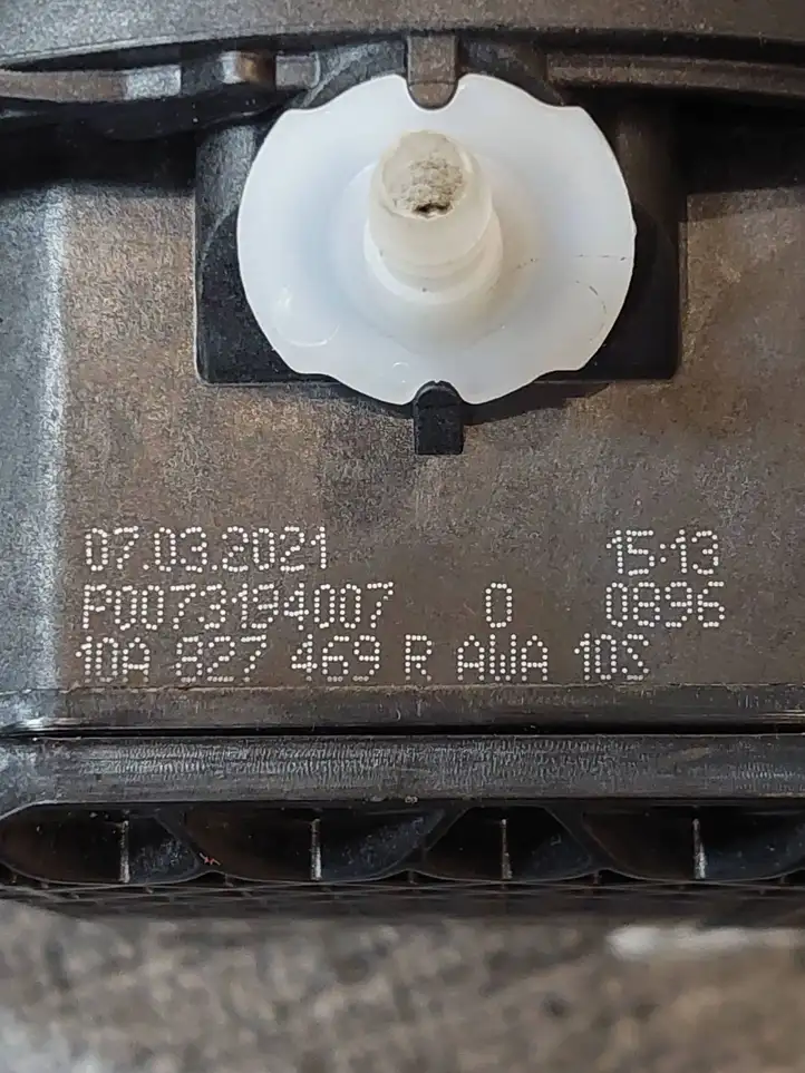 Volkswagen ID.3 (2019 - ) 10A827469R Ручка багажника с камерой — фото 6