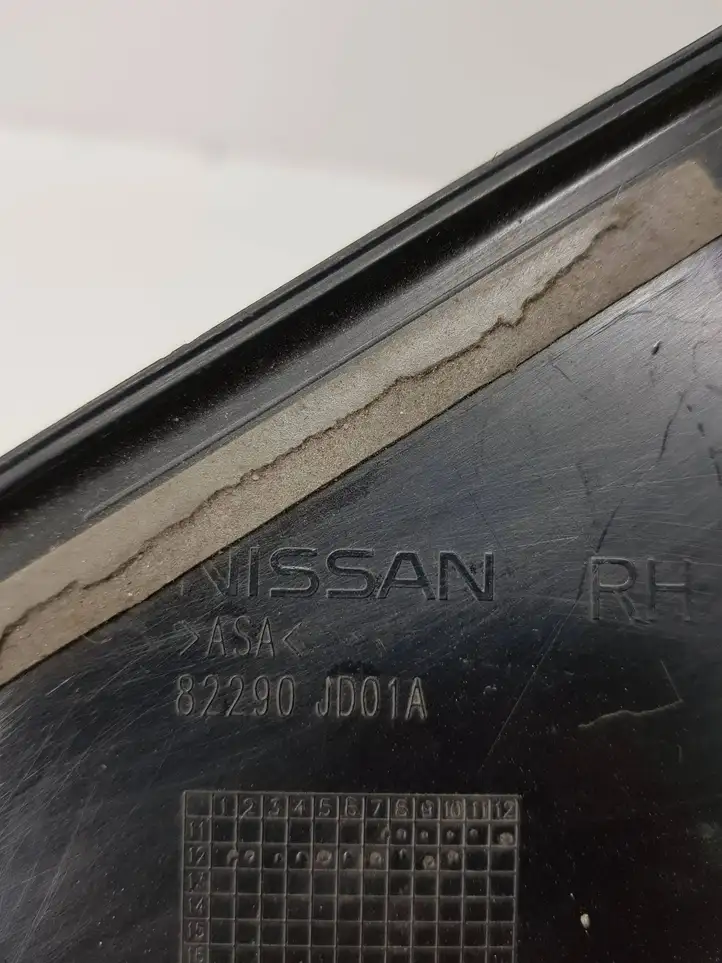 Nissan Qashqai (2006 - 2010) 82290JD01A Накладка стекла задней двери — фото 4