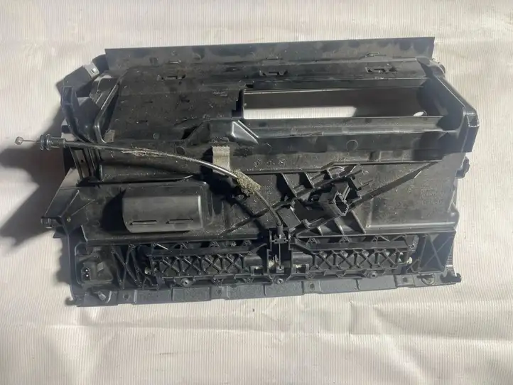 BMW M6 E63/E64 (2004 - 2010) 7128705 Рамка бардачка — фото 1
