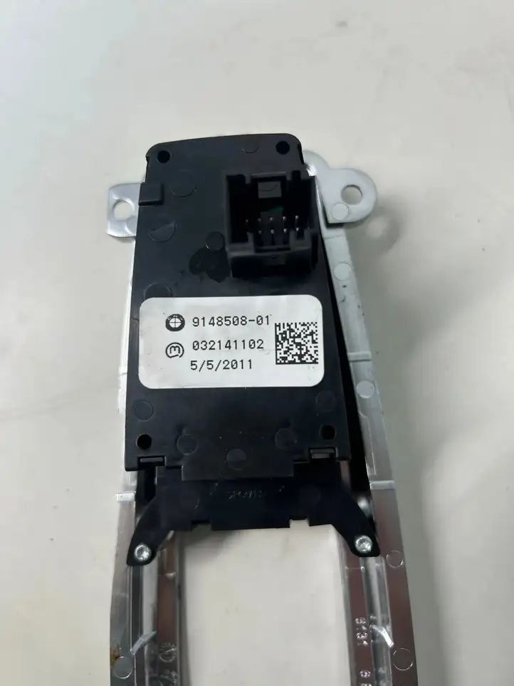 BMW X6 E71 (2008 - 2014) 9148508 Кнопка ручного тормоза — фото 1