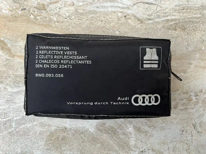 Audi A4 S4 B9 (2015 - 2019) 8W0093056 Прочие детали салона — фото 1