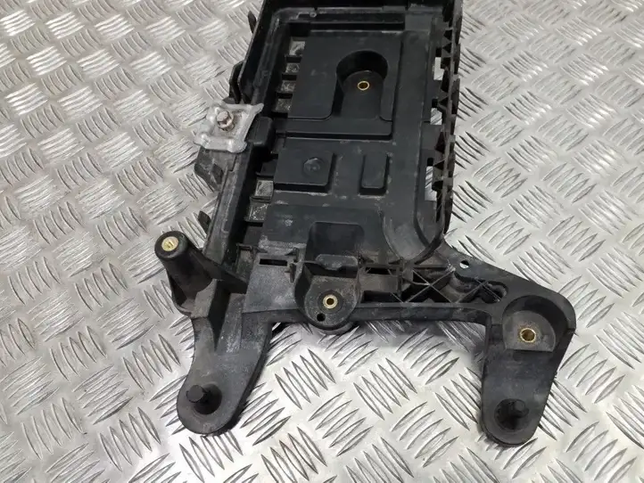 Seat Altea XL (2004 - 2015) 1K0915333 Площадка аккумулятора — фото 4