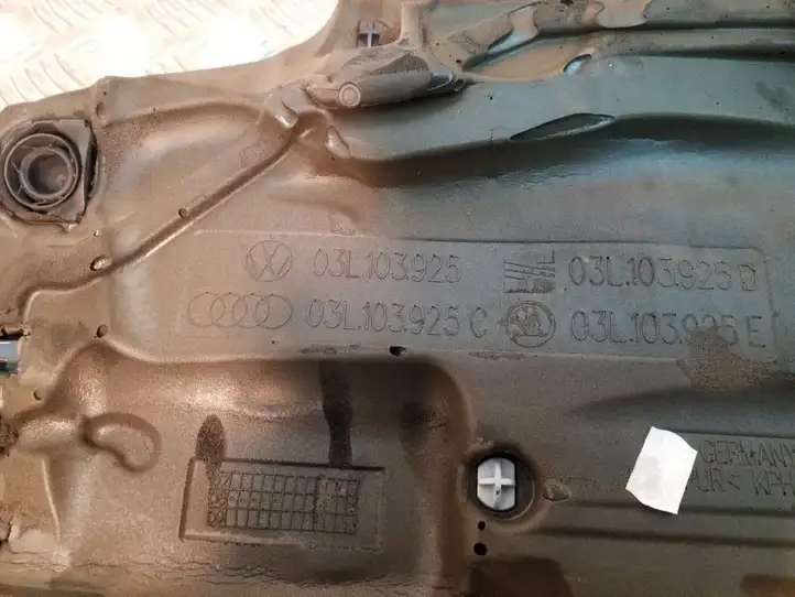 Volkswagen PASSAT CC (2008 - 2012) 03L103925 Крышка двигателя декоративная — фото 2