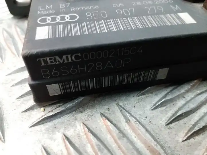 Audi A4 S4 B6 8E 8H (2000 - 2006) 8E0907279M Блок управления светом — фото 2