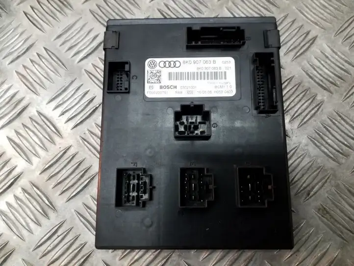 Audi A4 S4 B8 8K (2007 - 2011) 8K0907063B Модуль комфорта — фото 1