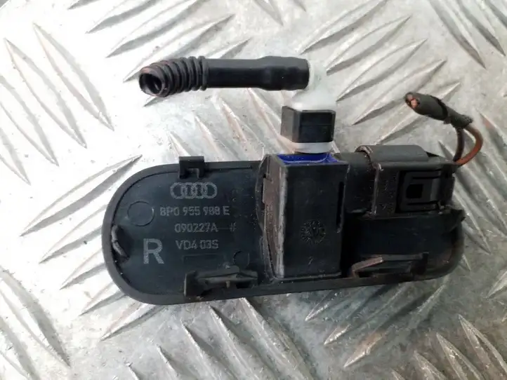 Audi A3/S3 8P (2008 - 2013) 8P0955988E Форсунка омывателя лобового стекла — фото 2