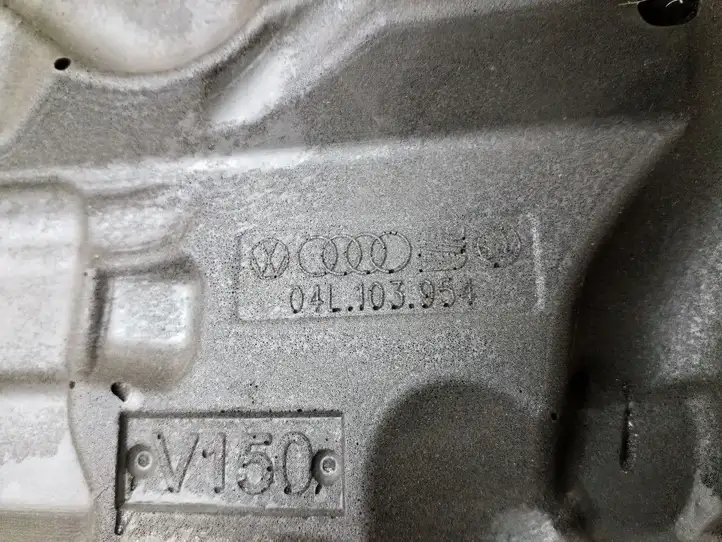 Skoda Octavia Mk3 (5E) (2013 - 2019) 04L103925C Крышка двигателя декоративная — фото 4