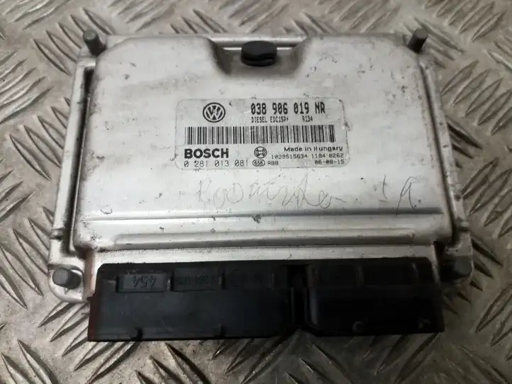 Skoda Roomster (5J) (2006 - 2010) 038906019NR Блок управления двигателем (ECU) — фото 1