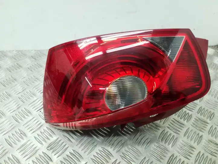 Seat Ibiza IV (6J,6P) (2008 - 2017) 6J494509YC Задний фонарь в кузове — фото 6