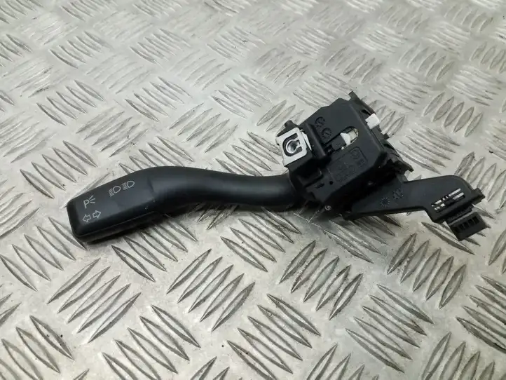 Audi A3/S3 8P (2004 - 2008) 8P0953513A Подрулевой переключатель — фото 1