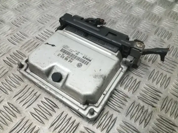 Skoda Fabia Mk2 (5J) (2007 - 2014) 045906019CD Блок управления двигателем (ECU) — фото 2