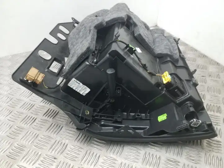 Audi A4 S4 B8 8K (2007 - 2011) 8K2857035B Бардачок в сборе — фото 7