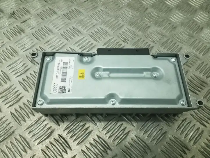 Audi A4 S4 B8 8K (2007 - 2011) 8T0035223AB Усилитель звука — фото 2