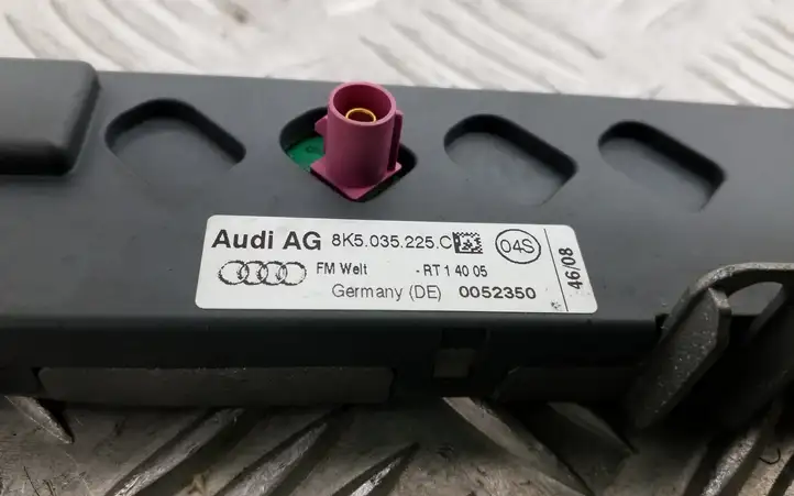 Audi A4 S4 B8 8K (2007 - 2011) 8K5035225C Усилитель антенны — фото 2
