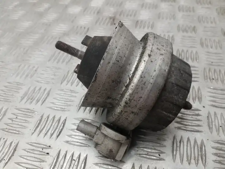 Audi A6 S6 C6 4F (2008 - 2011) 4F0199379BK Опора двигателя — фото 1