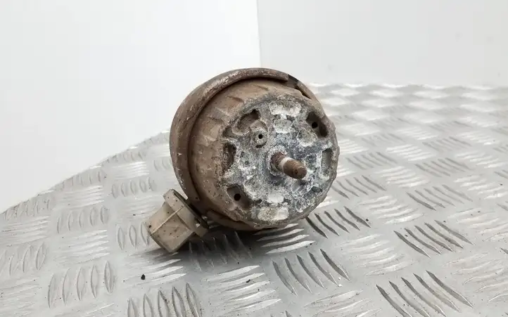 Audi A6 S6 C6 4F (2008 - 2011) 4F0199379BK Опора двигателя — фото 4
