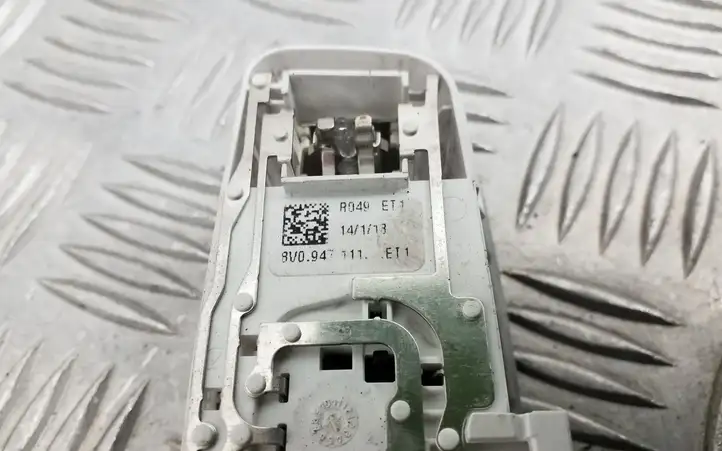 Audi A3/S3 8V (2012 - 2016) 8V0947111 Задняя подсветка — фото 2