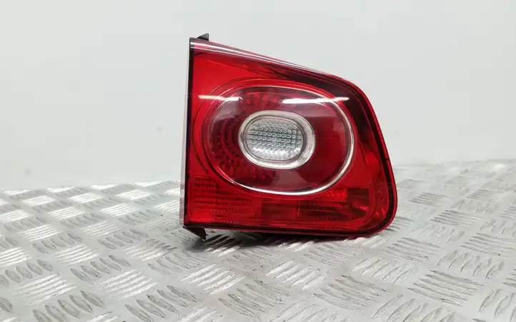 Volkswagen Tiguan (2007 - 2011) 5N0945093C Задний фонарь в крышке багажника — фото 1