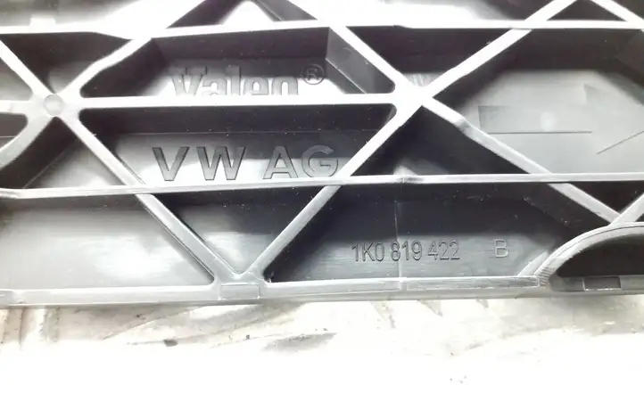 Volkswagen Tiguan (2007 - 2011) 1K0819422B Крышка микрофильтра воздуха — фото 3