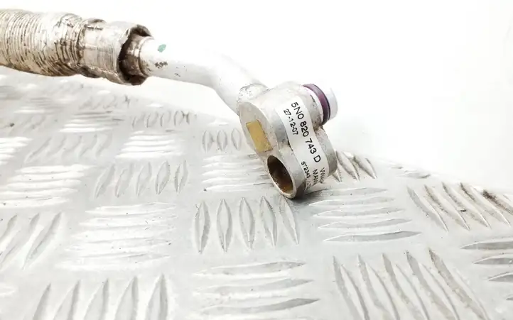 Volkswagen Tiguan (2007 - 2011) 5N0820743D Трубки и шланги кондиционера — фото 3