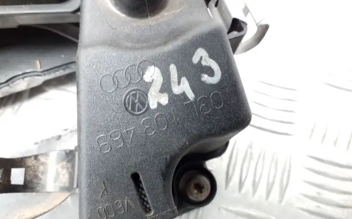 Volkswagen Tiguan (2007 - 2011) 03L103469 Крышка головки блока цилиндров — фото 2