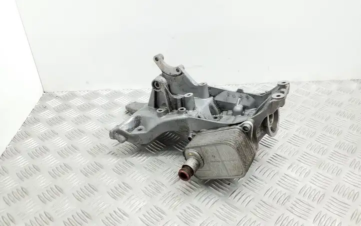 Audi A4 S4 B8 8K (2007 - 2011) 06H903143E Кронштейн масляного фильтра — фото 1
