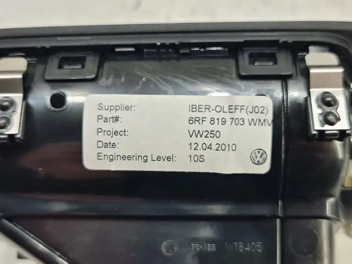 Volkswagen Polo V 6R (2009 - 2015) 6RF819703 Боковой воздушный дефлектор — фото 9