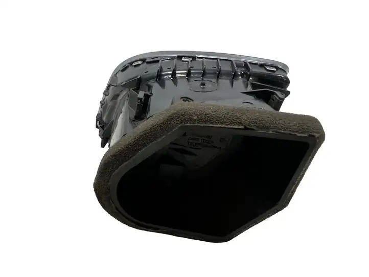 Audi A4 S4 B8 8K (2011 - 2015) 8T1820902G Боковой воздушный дефлектор — фото 3